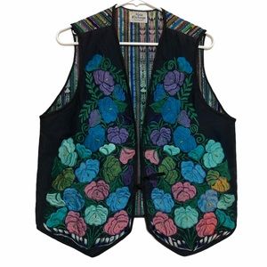 Women’s Xela Exchange vest with embroidered design